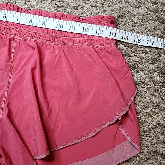 Lululemon Free Spirit Short Women's Sz 6 - Picture 11 of 11